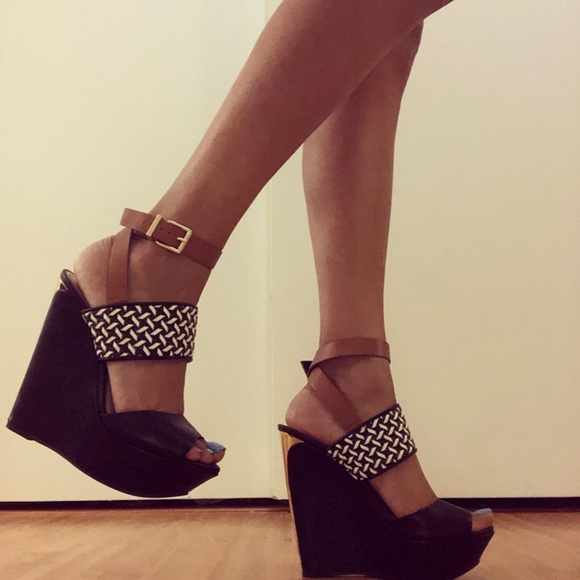 Black & white wedges - Picture 2 of 5